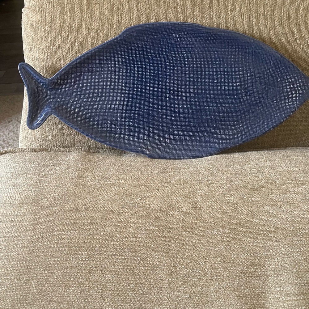 Fun Fish shaped glass tray/plate for hors d’oeuvres or for relish dish. NWOT